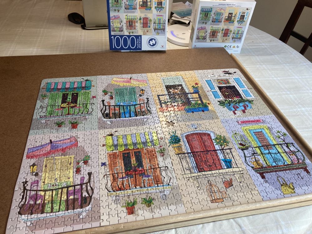 Cute Balconies Piece - Cardinal puzzle collectible [Barcode 778988183366] - Main Image 2