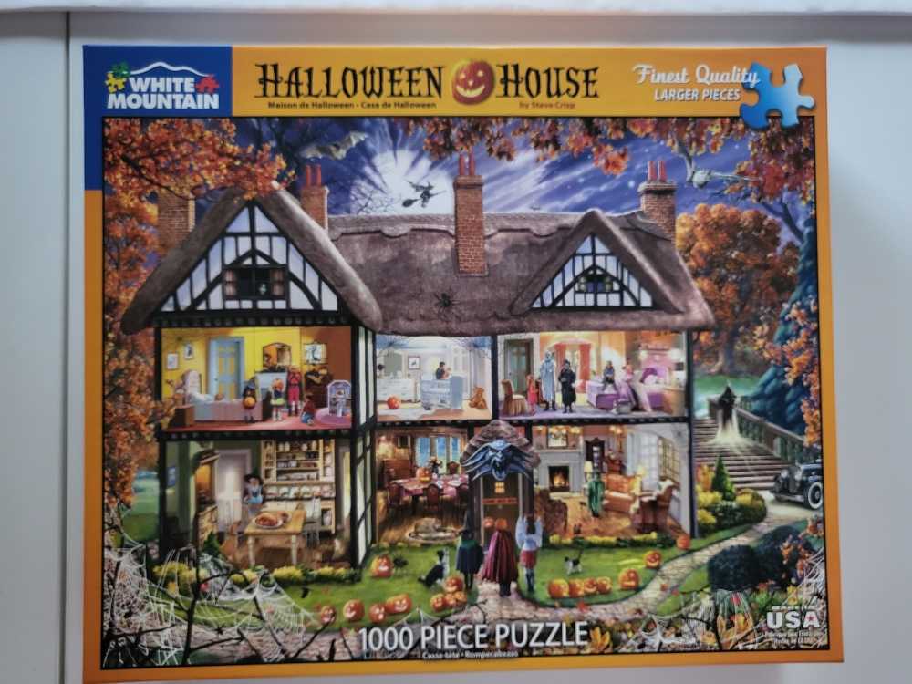 ZZ - Halloween House - White Mountain puzzle collectible [Barcode 724819259731] - Main Image 4