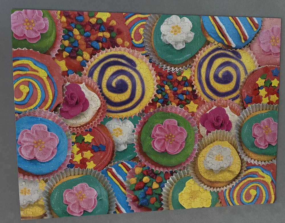 Sweet Treats - Ceaco puzzle collectible [Barcode 021081023764] - Main Image 2