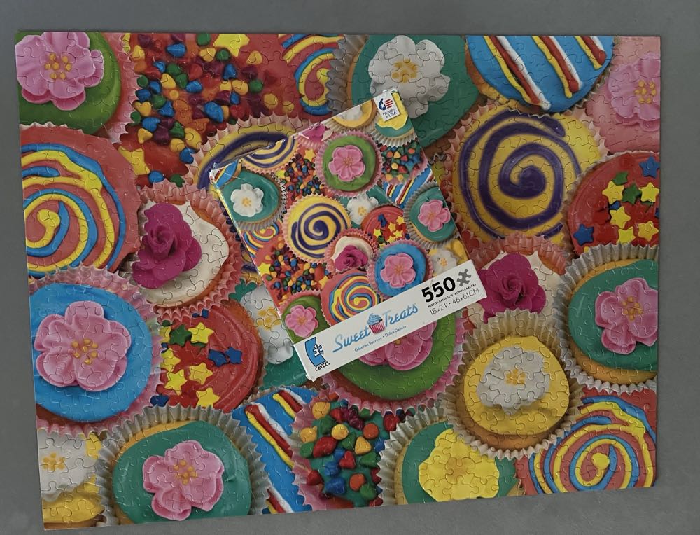 Sweet Treats - Ceaco puzzle collectible [Barcode 021081023764] - Main Image 3