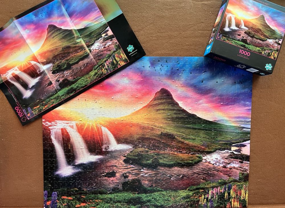 Iceland Sunset (Kirkjufell Mountain) 🔴 - Buffalo puzzle collectible [Barcode 079346119721] - Main Image 3