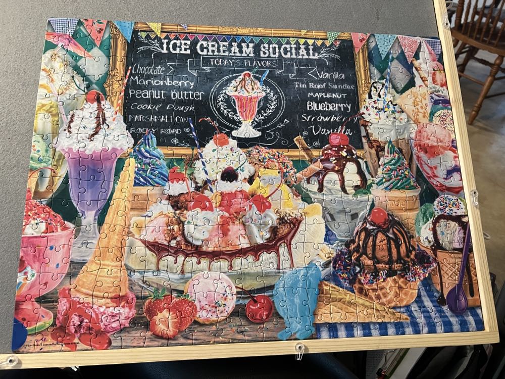 Ice Cream Social  - Milton Bradley puzzle collectible [Barcode 778988300633] - Main Image 2