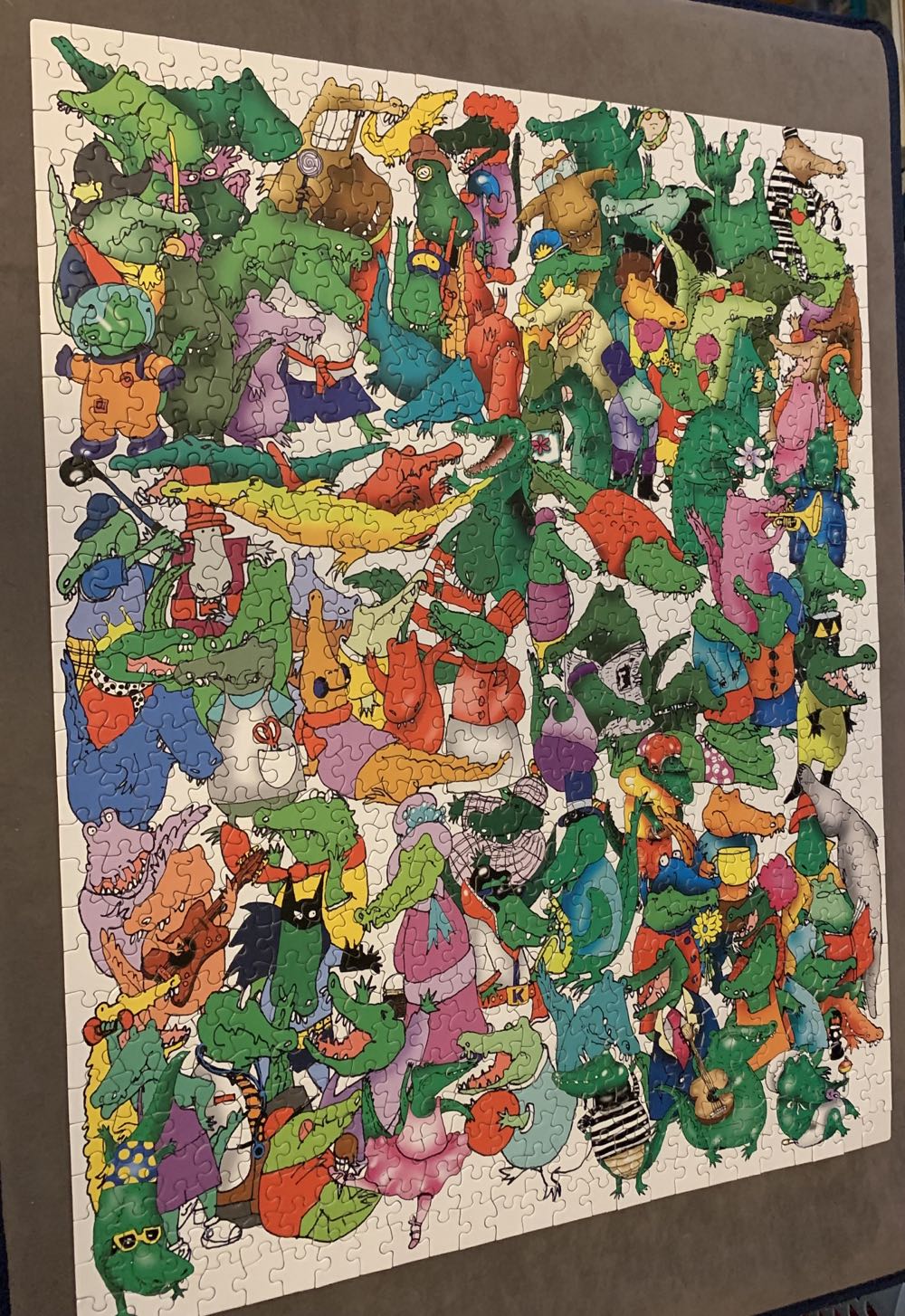 One Hundred Alligators And A Purse - Ceaco puzzle collectible [Barcode 021081029766] - Main Image 2