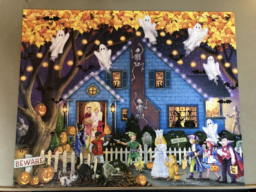 Ghostly Gathering - Vermont Christmas Company puzzle collectible [Barcode 871241003187] - Main Image 2