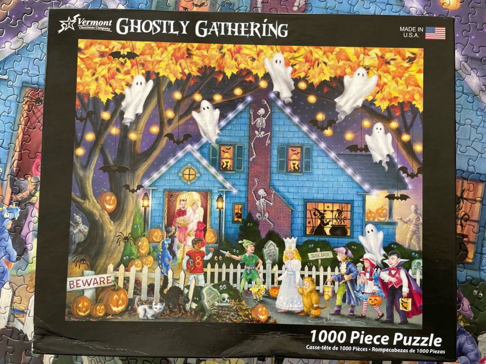 Ghostly Gathering - Vermont Christmas Company puzzle collectible [Barcode 871241003187] - Main Image 4