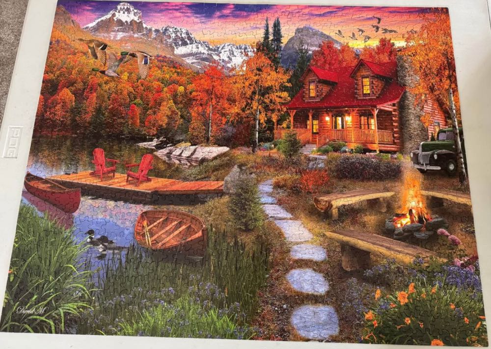 White Mountain Cozy Cabin - White Mountain puzzle collectible [Barcode 724819259434] - Main Image 4