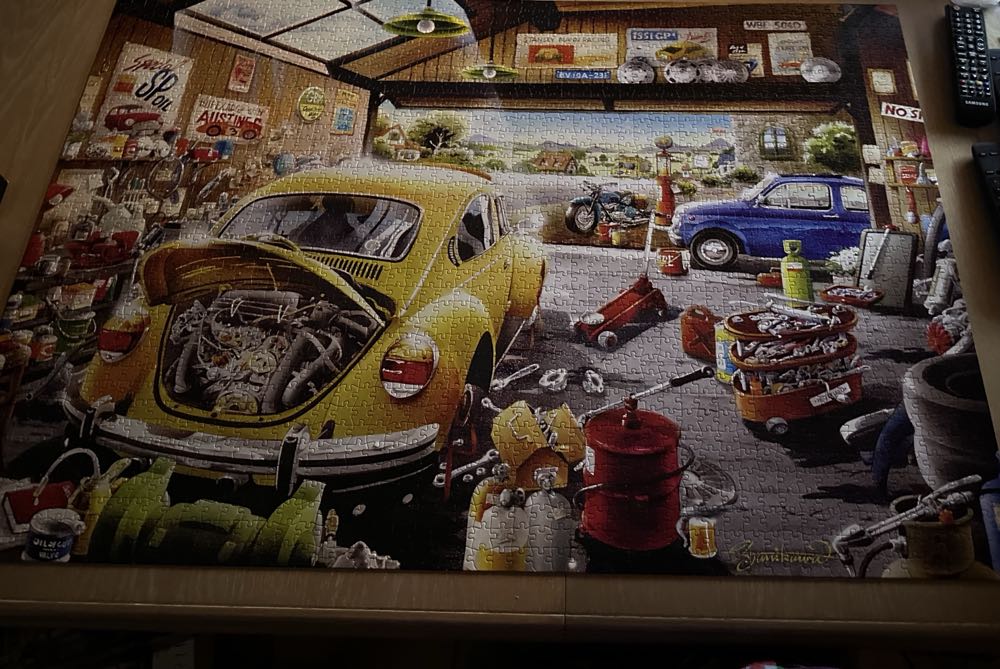 Sam’s Garage - Buffalo Games puzzle collectible [Barcode 079346020959] - Main Image 2