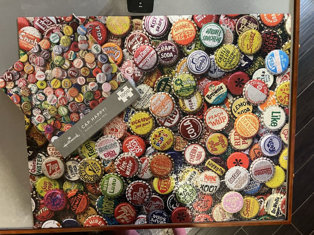 Cap Happy! - Hallmark puzzle collectible [Barcode 763795292769] - Main Image 4