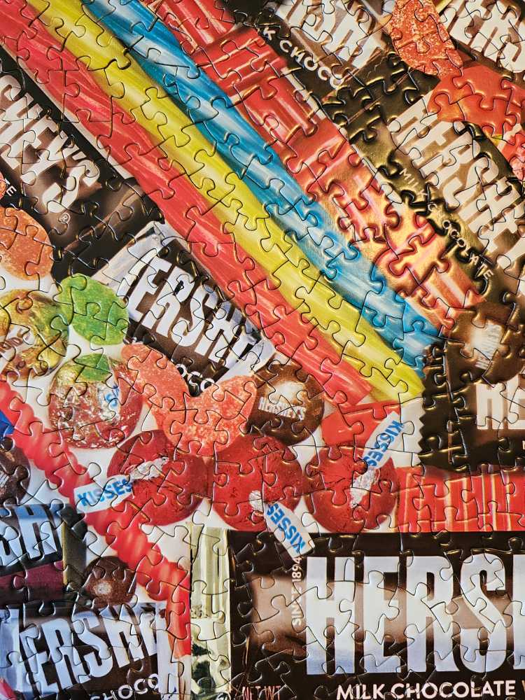 Sweet Tooth Fix - Hershey - MasterPieces puzzle collectible [Barcode 705988719127] - Main Image 4