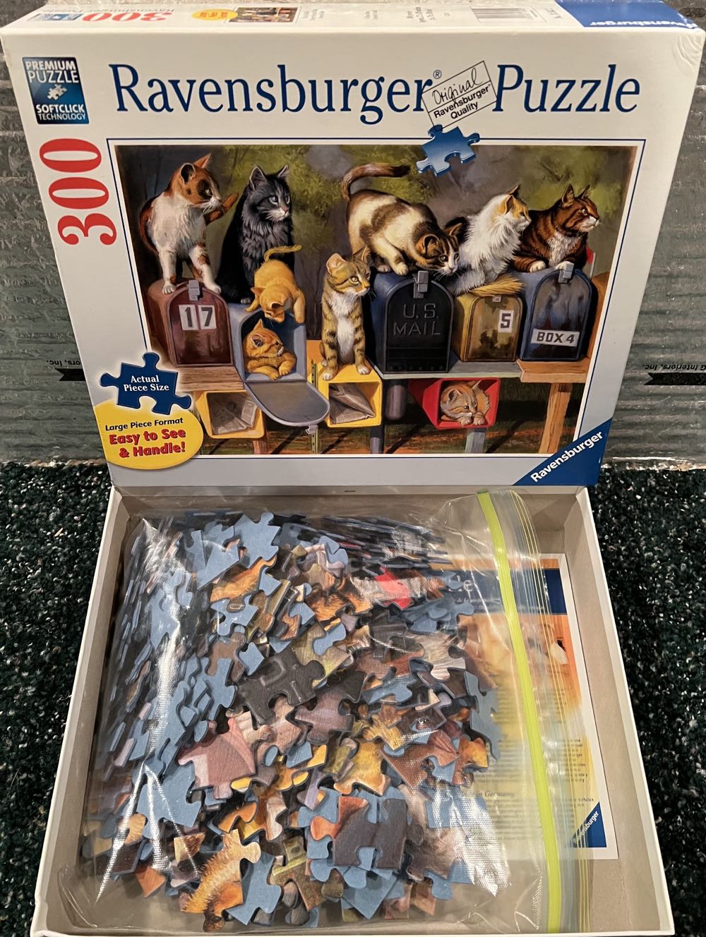 Cat’s Got Mail - Ravensburger puzzle collectible [Barcode 4005556135622] - Main Image 3