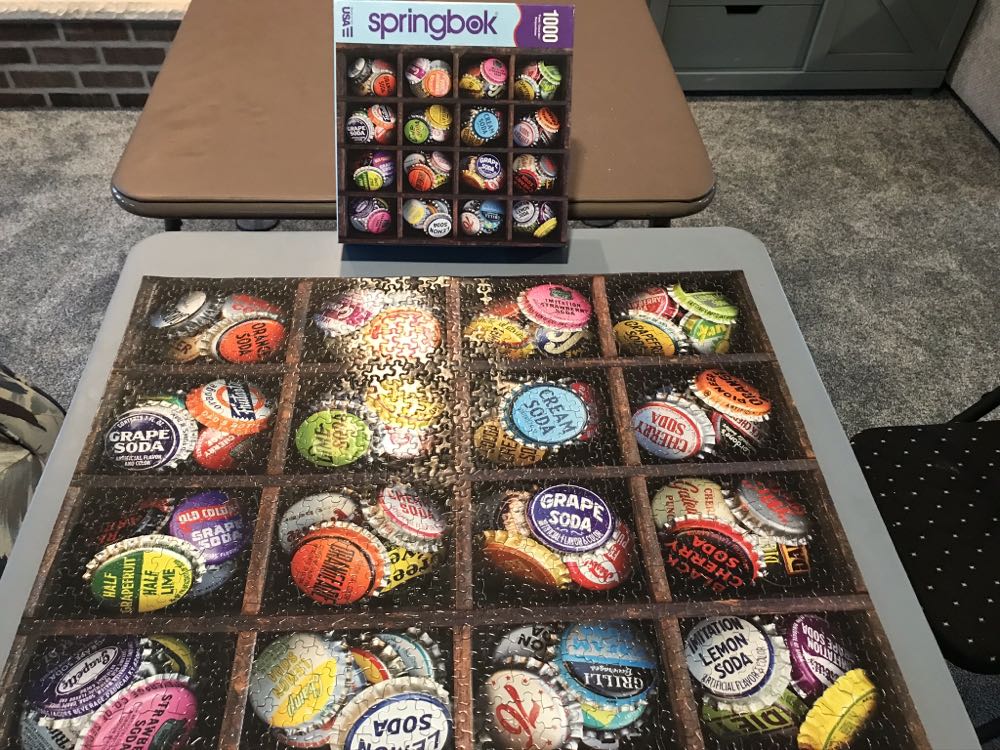 Colorful Caps - Springbok puzzle collectible [Barcode 091683107377] - Main Image 2