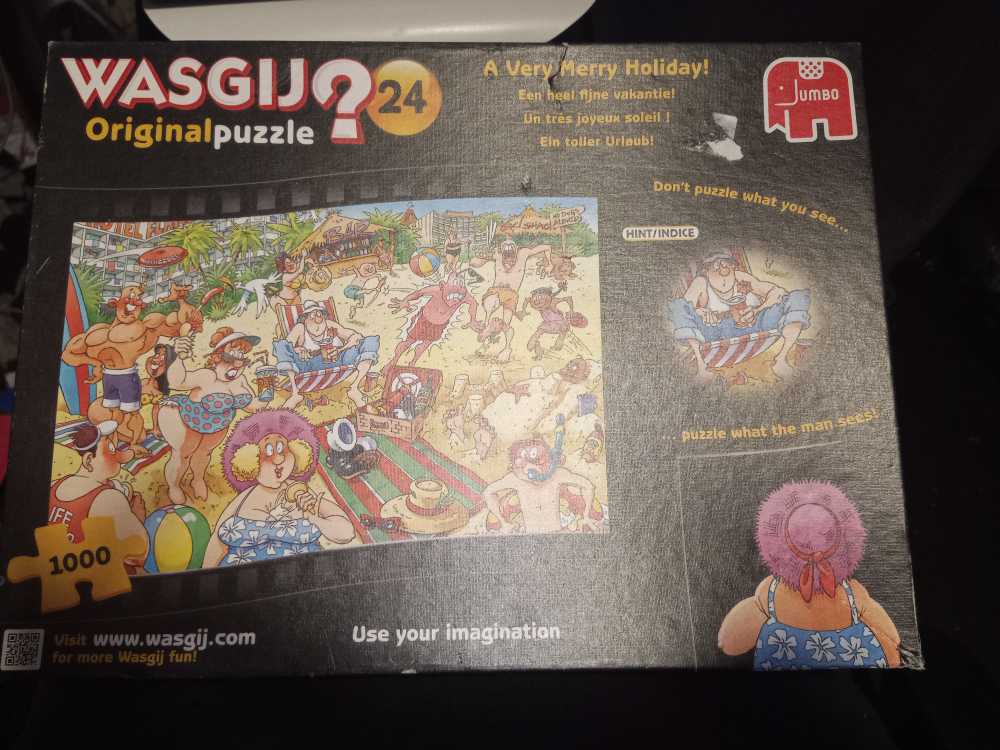 A Very Merry Holiday! - Jumbo Wasgij puzzle collectible [Barcode 8710126191286] - Main Image 2