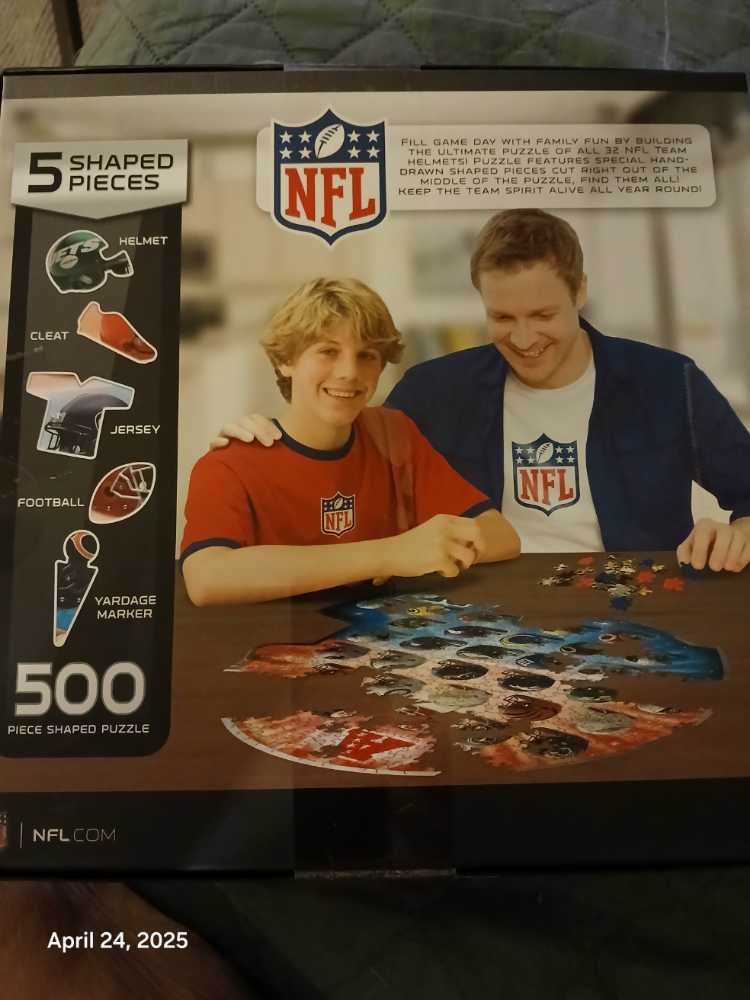 NFL Helmets - Master Pieces puzzle collectible [Barcode 705988919114] - Main Image 2