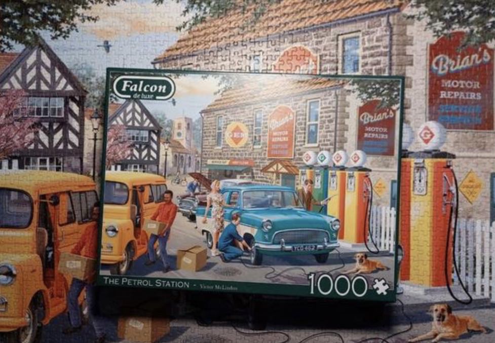 The Petrol Station - Falcon de luxe puzzle collectible [Barcode 8710126113219] - Main Image 4