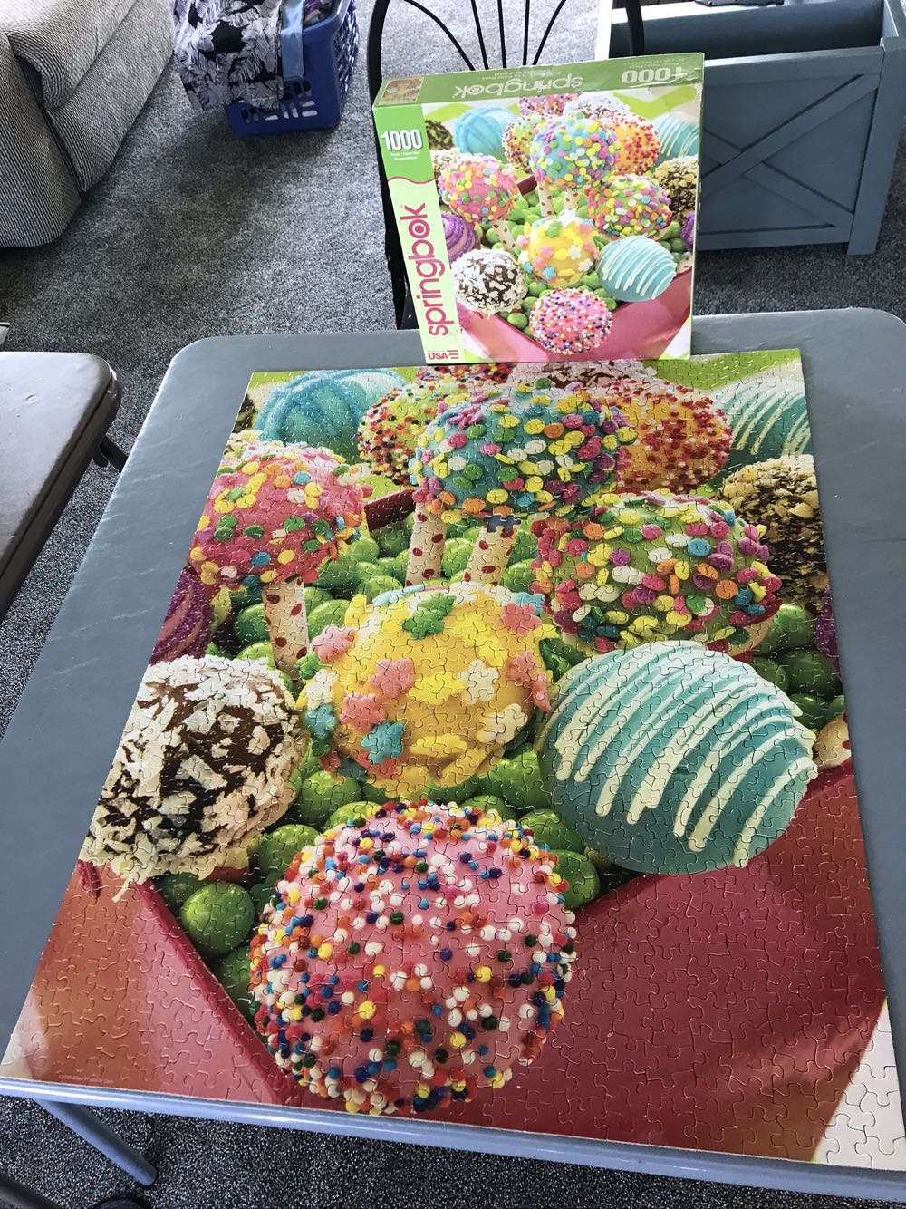 Cake Pops - Springbok puzzle collectible [Barcode 091683107339] - Main Image 2