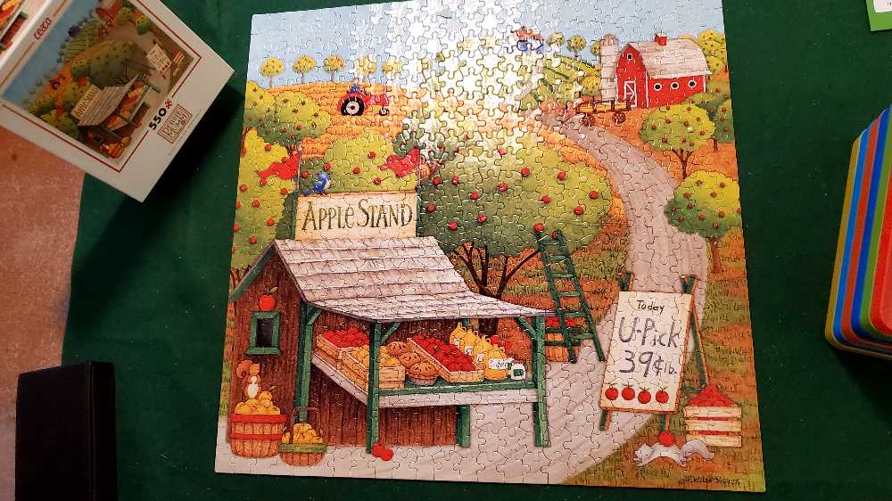 Apple Stand -  Ceaco puzzle collectible [Barcode 021081230131] - Main Image 2