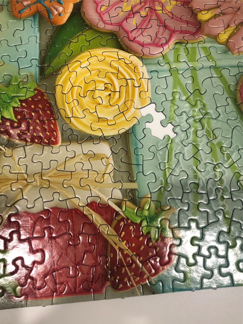 Spring Cookies - Springbok puzzle collectible [Barcode 091683015610] - Main Image 4