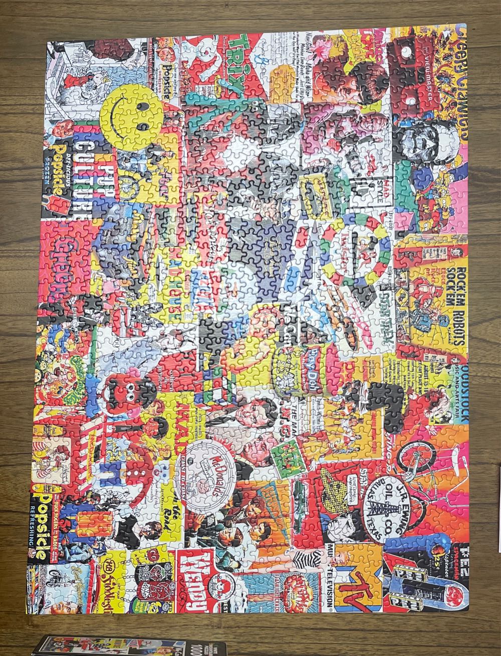 Pop Culture Black Box - White Mountain puzzle collectible [Barcode 724819258338] - Main Image 2