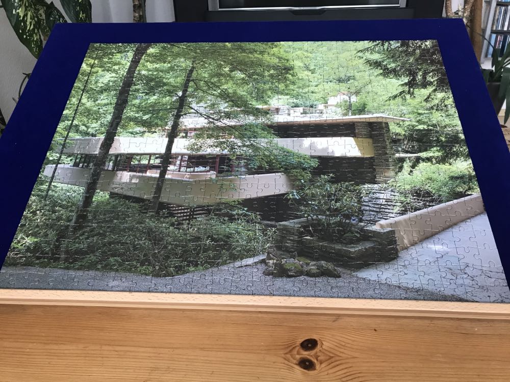 Fallingwater 🔵 - Galison puzzle collectible [Barcode 9780735349605] - Main Image 3