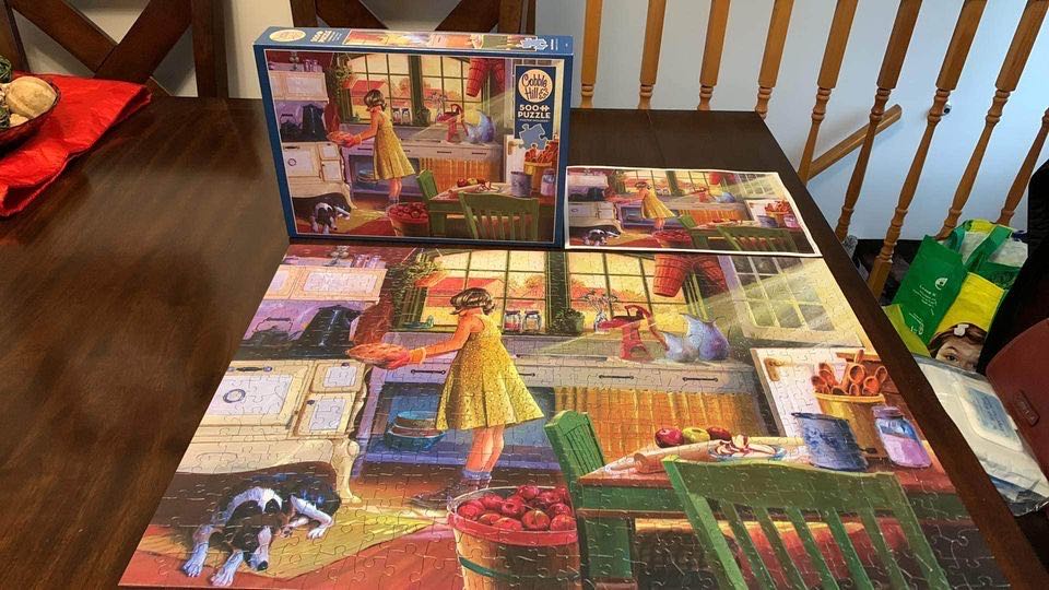 Apple Pie Kitchen - Cobble Hill puzzle collectible [Barcode 625012850162] - Main Image 2