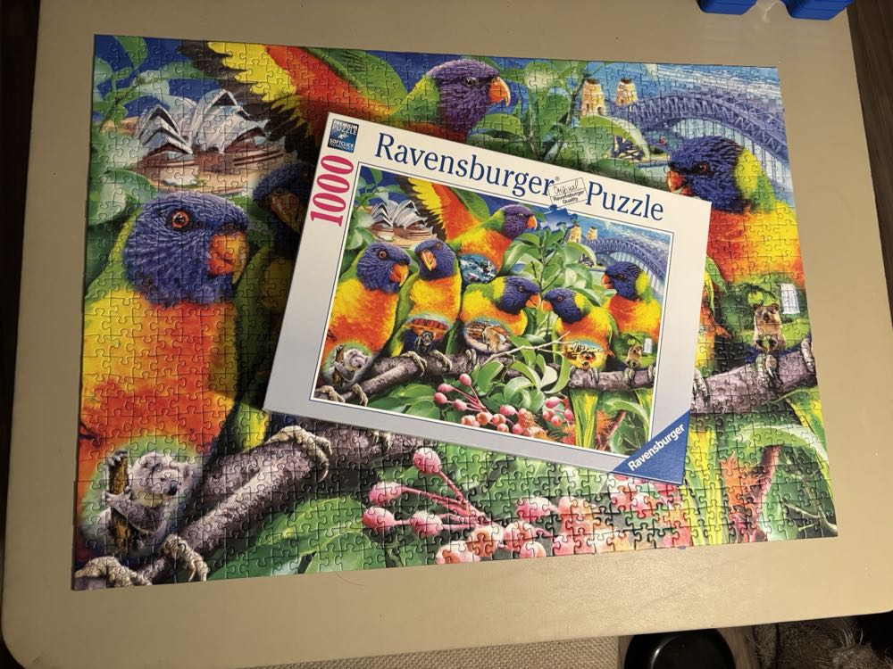 Land Of The Lorikeet - Ravensburger puzzle collectible [Barcode 4005556168156] - Main Image 3