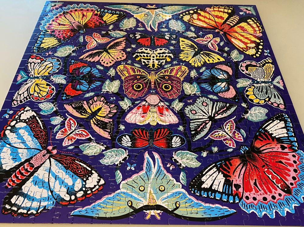 Kaleido Butterflies - Mudpuppy puzzle collectible [Barcode 9780735362345] - Main Image 3