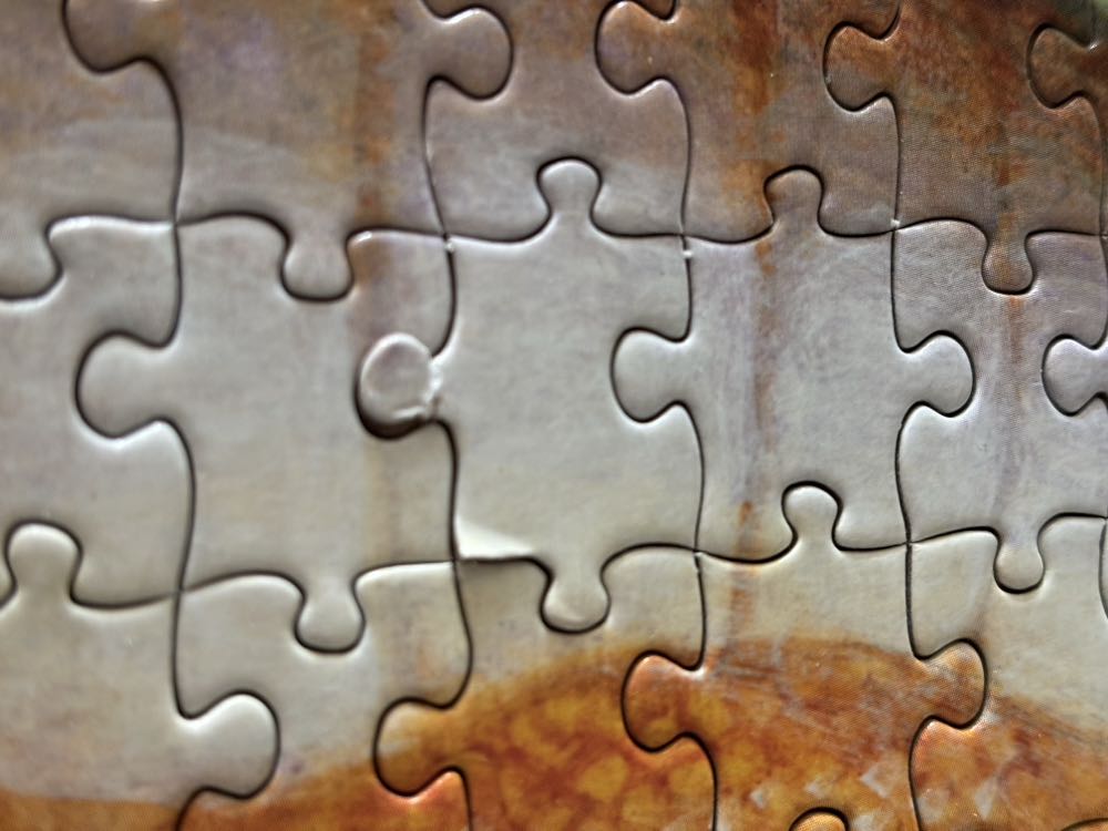 Kind Dragon - Ian 🐉 - Eeboo puzzle collectible [Barcode 689196511172] - Main Image 4