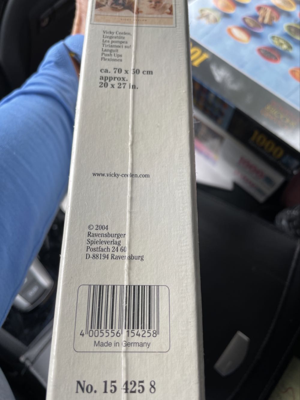 Push Ups, Vicky Ceelen - Ravensburger puzzle collectible [Barcode 4005556154258] - Main Image 2