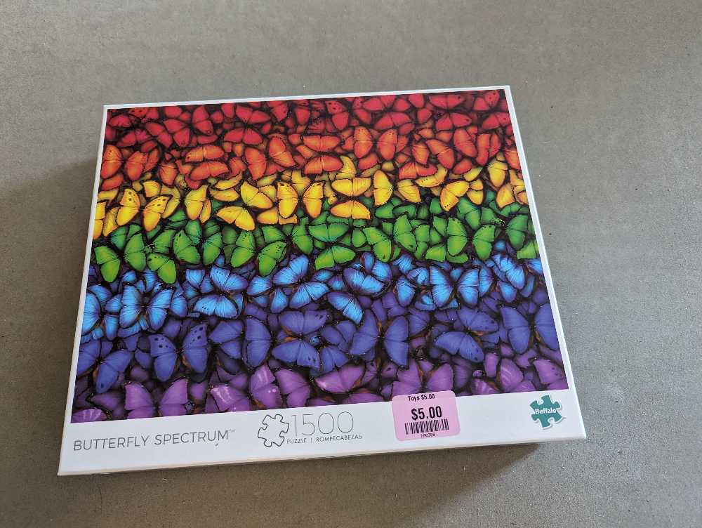 Butterfly Spectrum - Buffalo Games 🇺🇸 puzzle collectible [Barcode 079346024452] - Main Image 3
