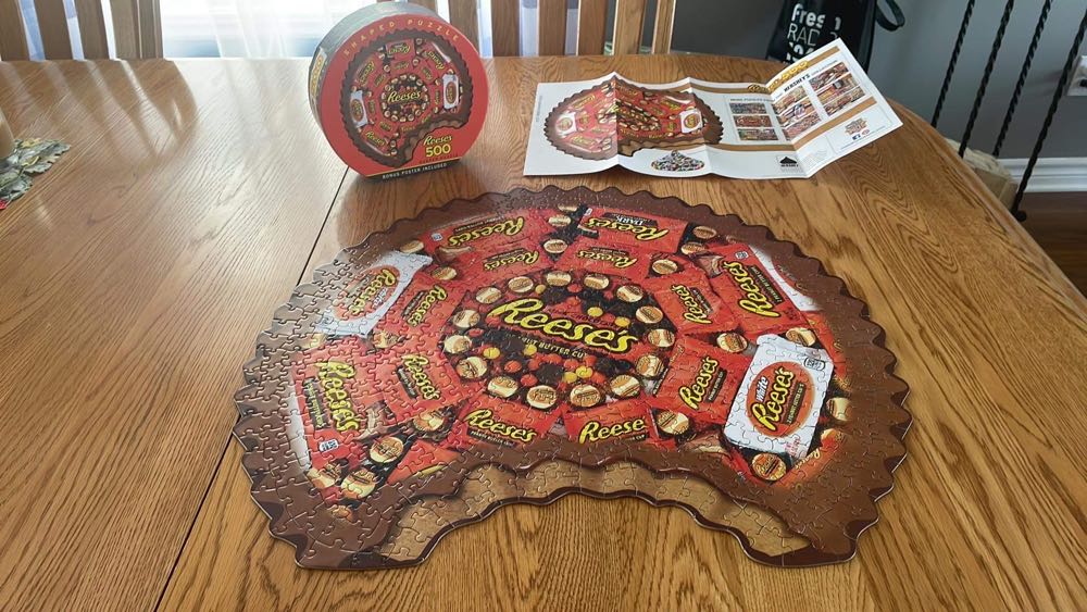 Reese’s Peanut Butter Cups - MasterPieces puzzle collectible [Barcode 705988317217] - Main Image 4