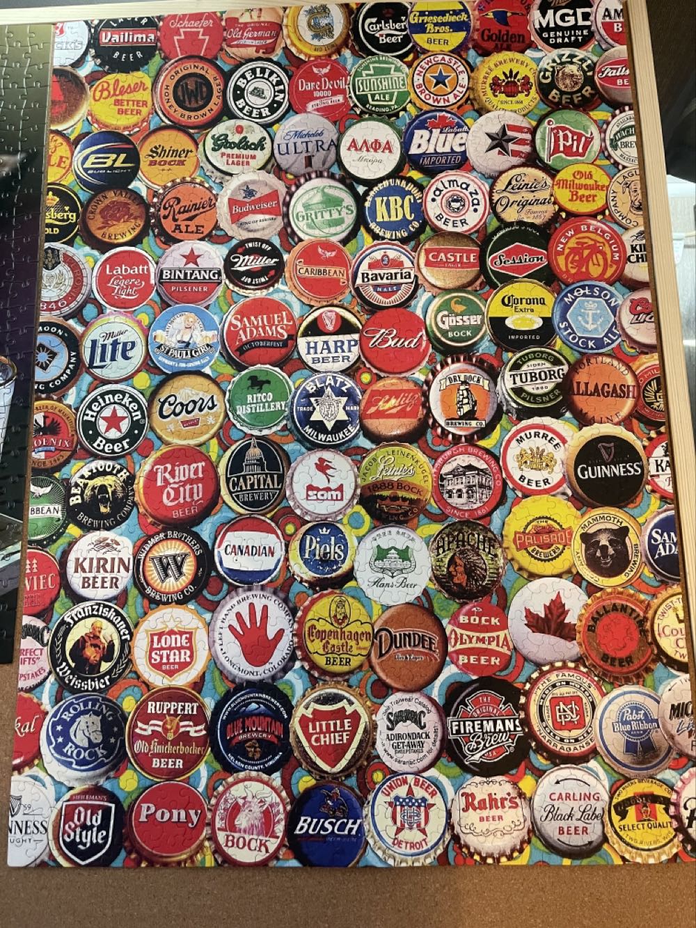 For The Love Of Beer - White Mountain puzzle collectible [Barcode 724819258062] - Main Image 4