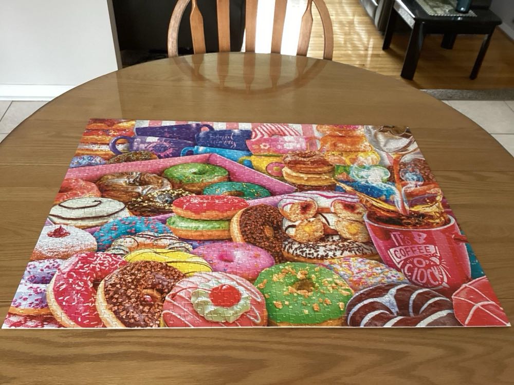 Lars. Buffalo Games Donut Worry Be Happy! Piece Jigsaw Puzzle - Buffalo puzzle collectible [Barcode 079346024490] - Main Image 3