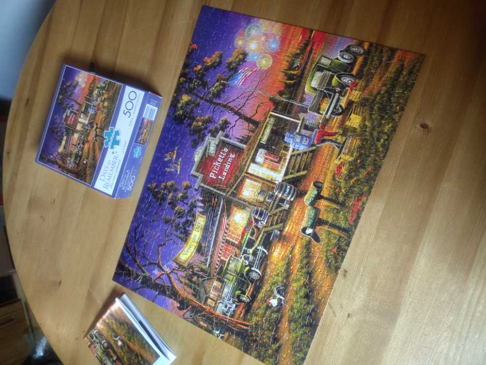 Small Town Celebration - Buffalo 🇺🇸 puzzle collectible [Barcode 079346036905] - Main Image 3