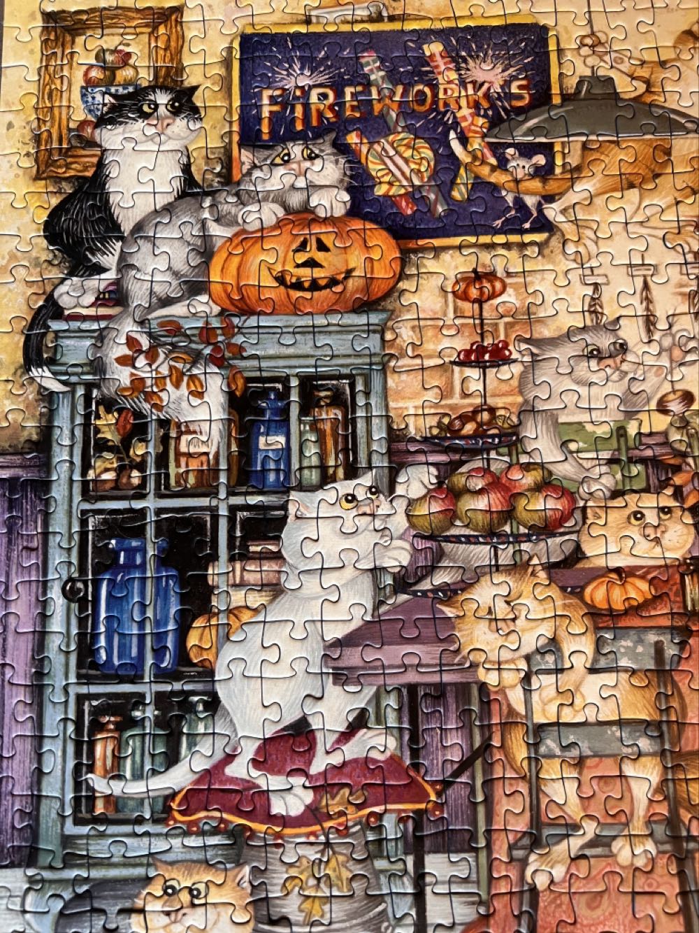 Crazy Cats...Autumn Banquet - Ravensburger puzzle collectible [Barcode 4005556165094] - Main Image 4