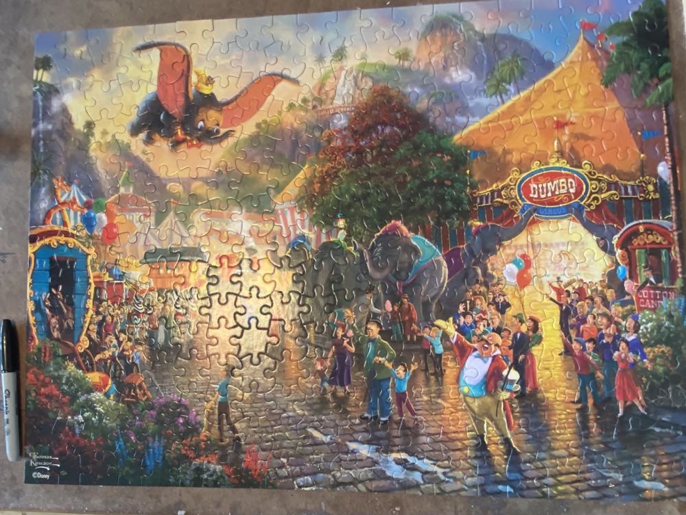 Dumbo - Ceaco puzzle collectible [Barcode 021081221726] - Main Image 3