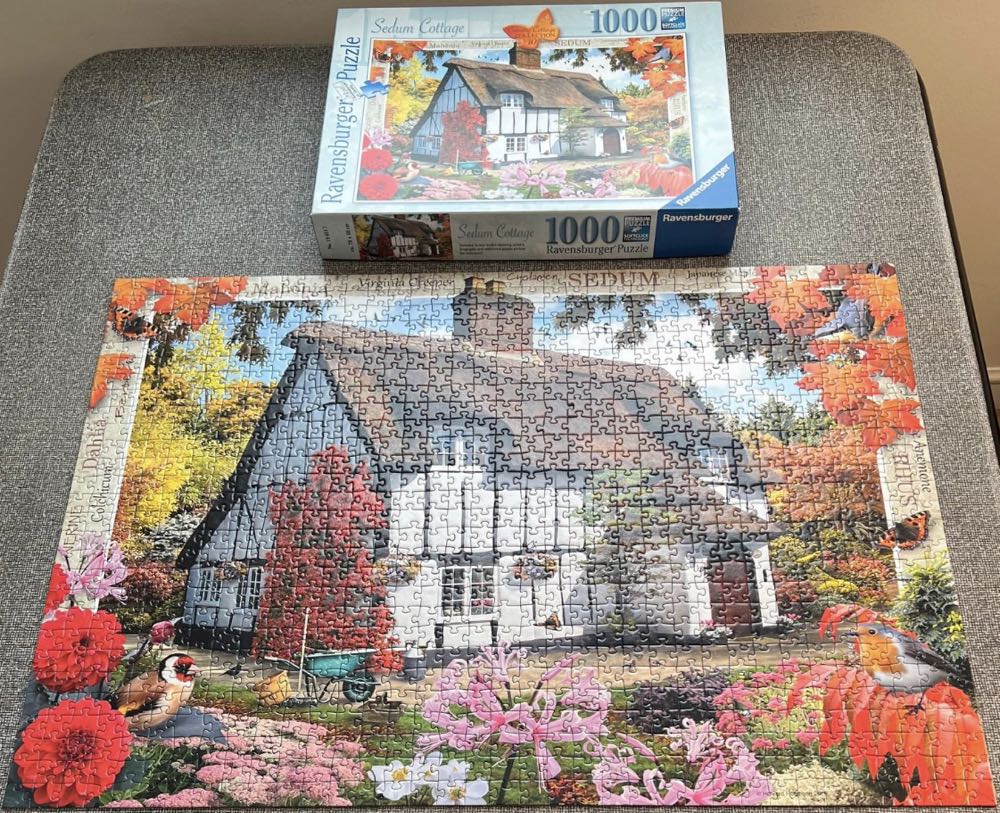 Country Cottage No. 10 - Sedum Cottage - Ravensburger puzzle collectible [Barcode 4005556196517] - Main Image 4