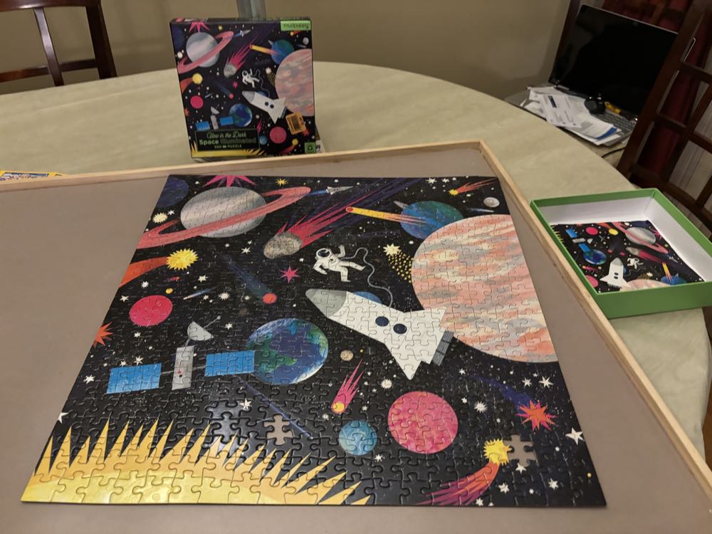 Space Illuminated - Mudpuppy puzzle collectible [Barcode 9780735361003] - Main Image 2