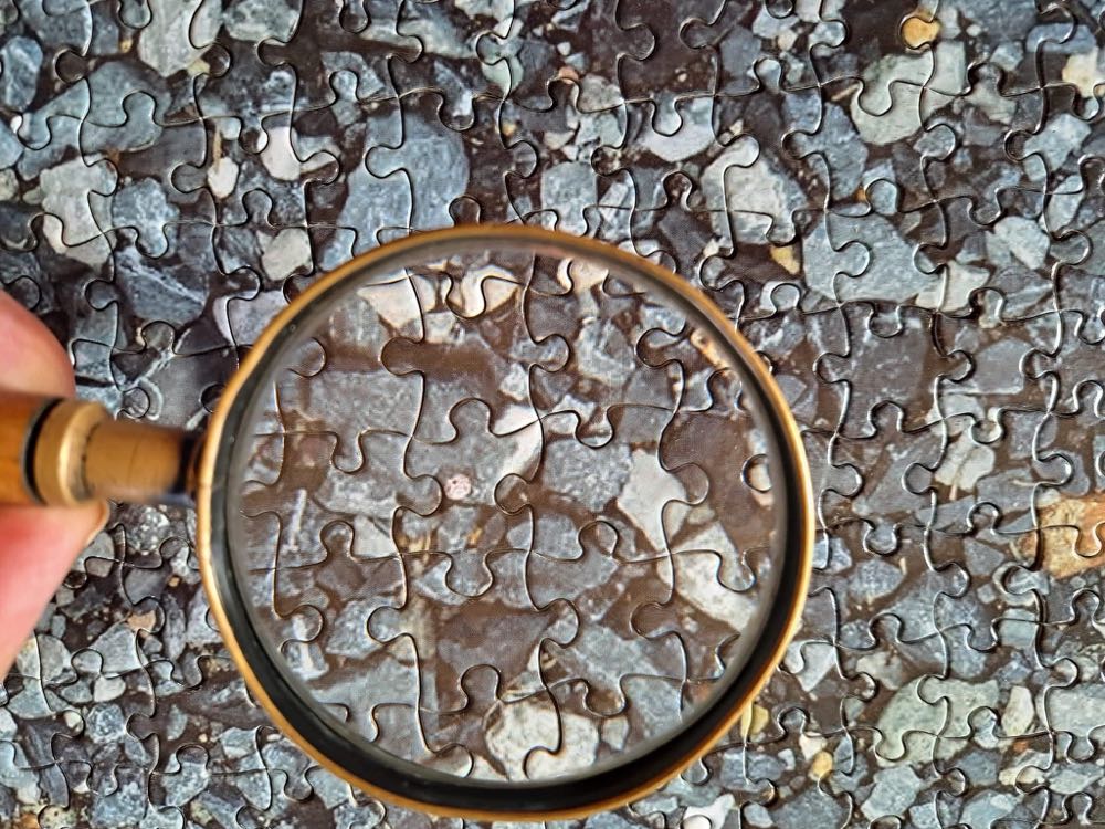 Diamond In The Rough 💎🪨 - Buffalo puzzle collectible [Barcode 5055394004320] - Main Image 2