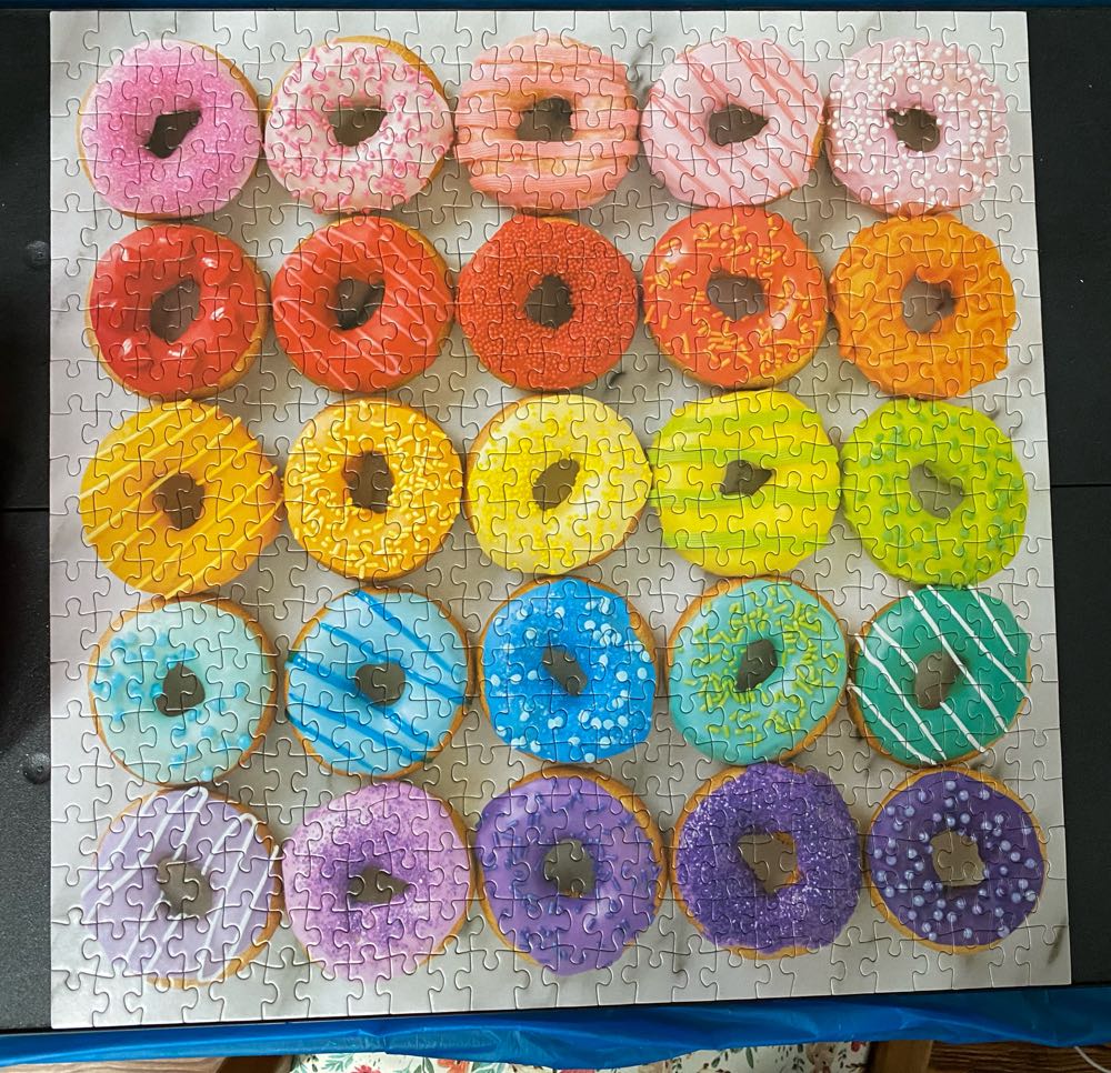 Donuts - Galison puzzle collectible [Barcode 9780735366404] - Main Image 2