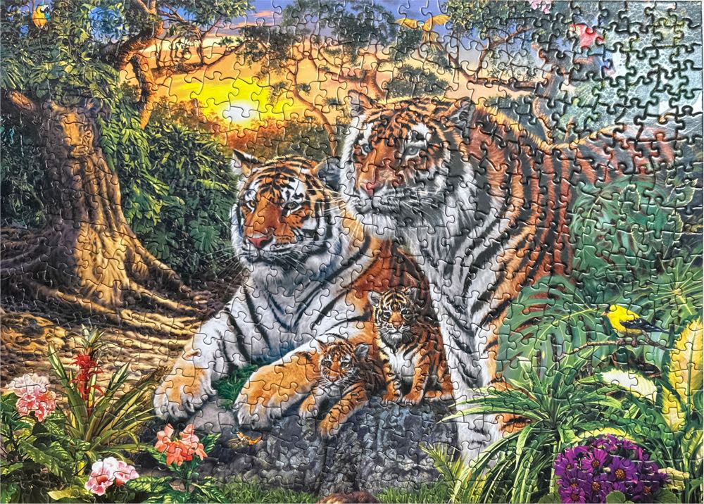 DONE: Jungle Pride - Master Pieces puzzle collectible [Barcode 705988317446] - Main Image 2