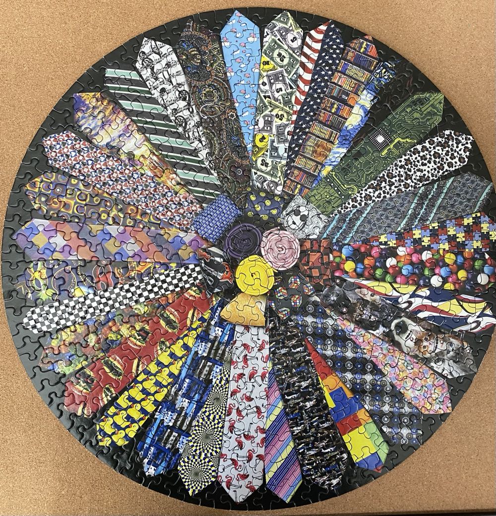 It’s A Tie! - Round - Springbok puzzle collectible [Barcode 091683030057] - Main Image 2