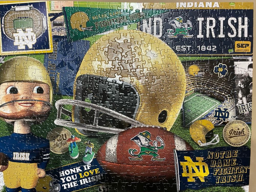 Notre Dame Fighting Irish - Youthefan puzzle collectible [Barcode 810030950455] - Main Image 2