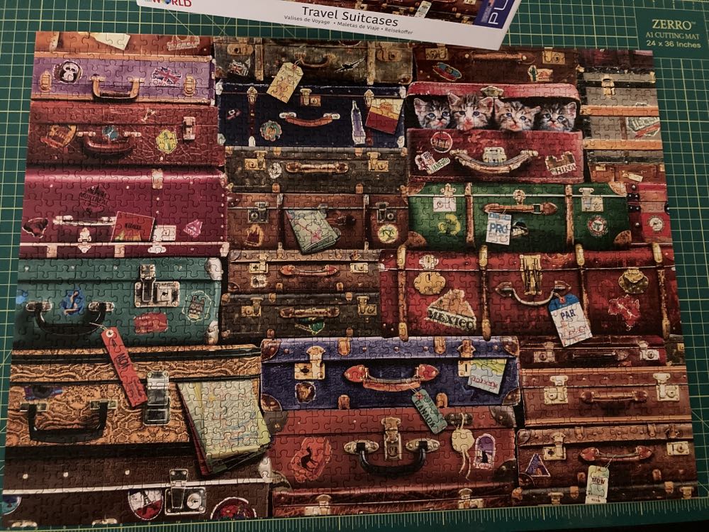 Eurographics: Travel Suitcases - Eurographics puzzle collectible [Barcode 628136654685] - Main Image 2