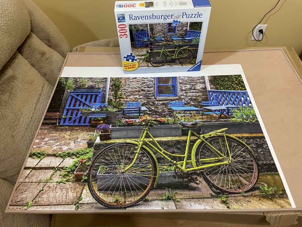 Vintage Bicycle  - Ravensburger puzzle collectible [Barcode 4005556135738] - Main Image 4