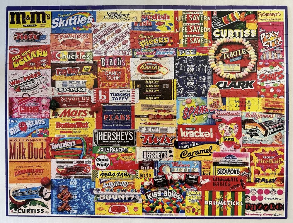 Vintage Candy Wrappers - White Mountain puzzle collectible [Barcode 724819256112] - Main Image 2