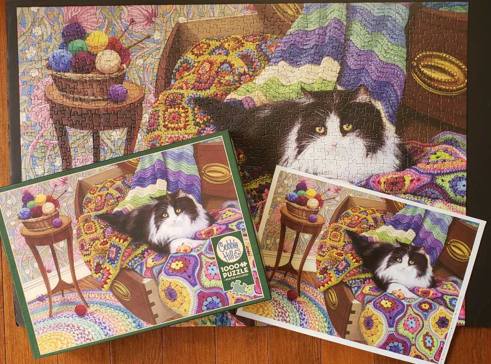 Comfy Cat - Cobble Hill puzzle collectible [Barcode 625012803168] - Main Image 3