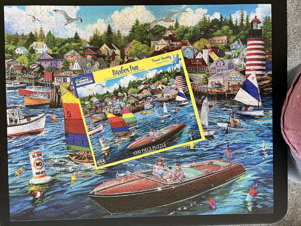 Harbor Fun - White Mountain puzzle collectible [Barcode 724819264384] - Main Image 3