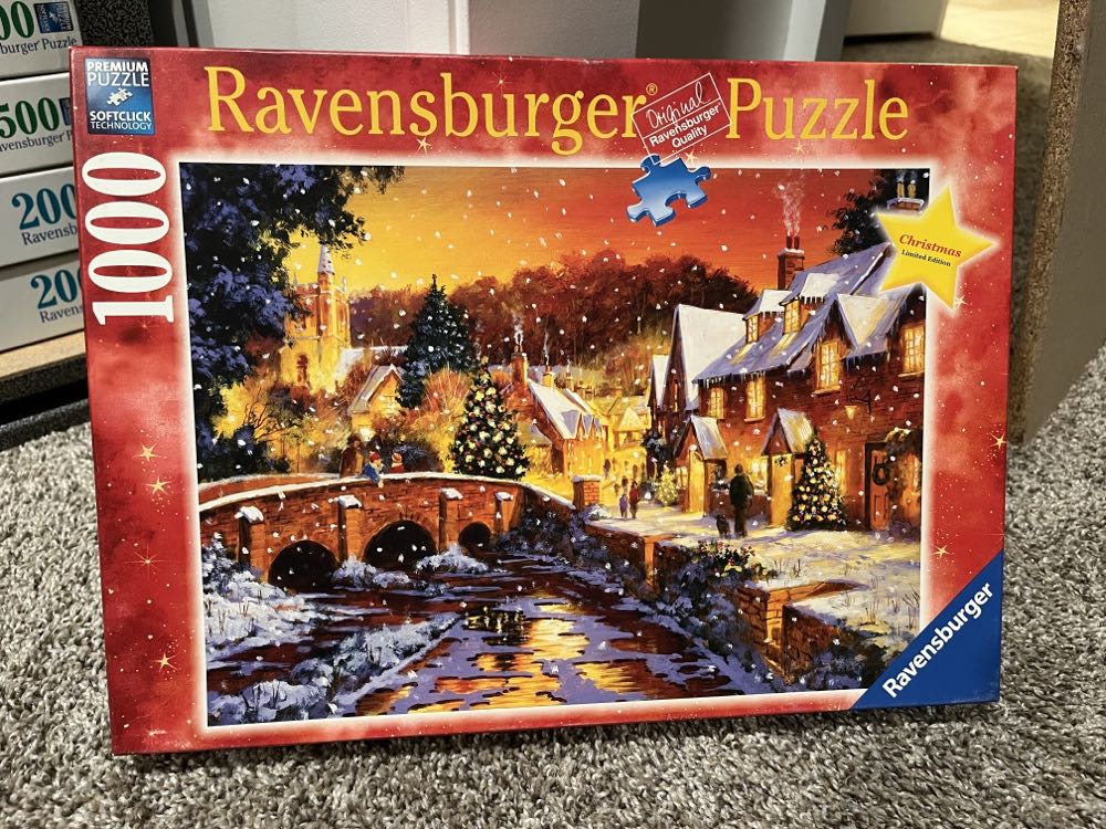Snowy Day - Ravensburger puzzle collectible [Barcode 4005556190393] - Main Image 2