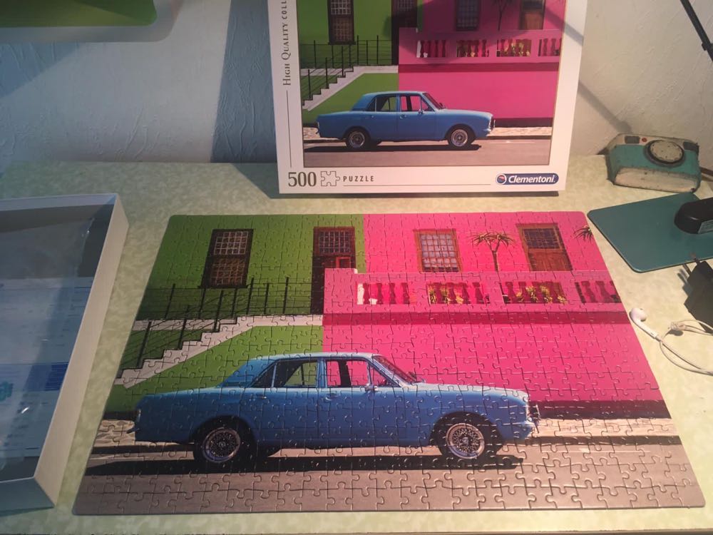 The Blue Car - Clementoni puzzle collectible [Barcode 8005125350766] - Main Image 2