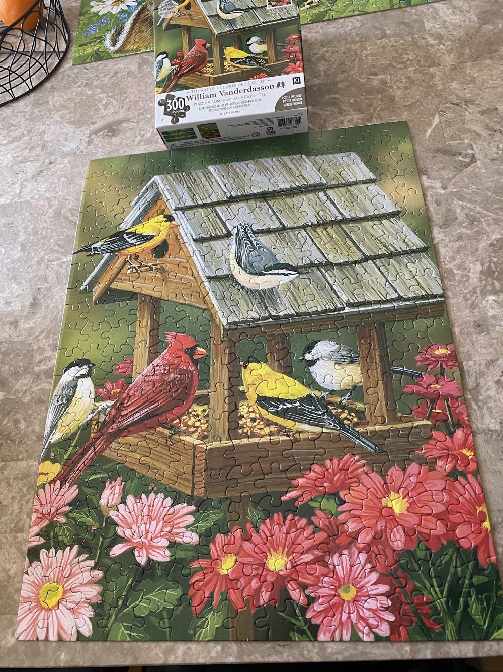 Backyard Birds Fall Feast - Karmin International puzzle collectible [Barcode 773392028487] - Main Image 2